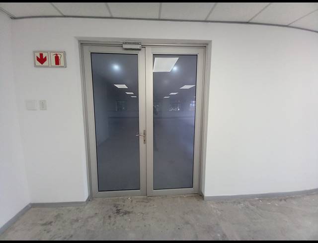 355M² OFFICE TO LET IN BRYANSTON